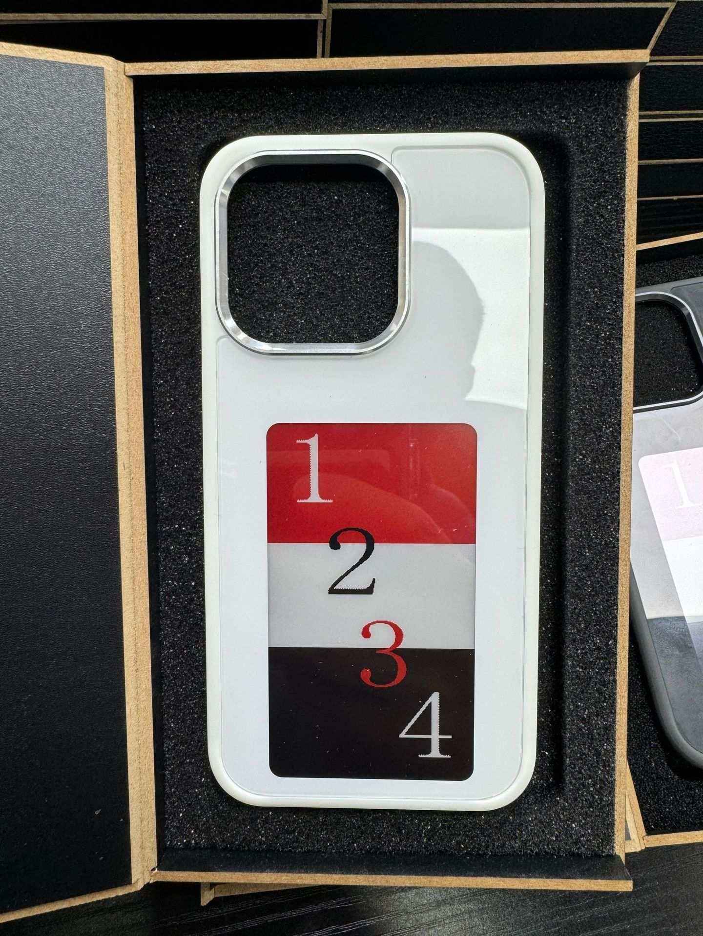 E-Ink Screen Phone Case | Battery-Free Custom Display.