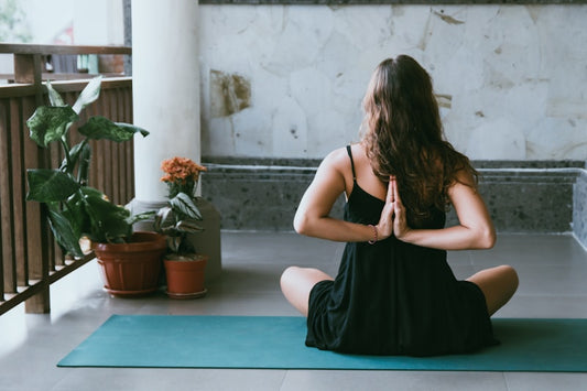 The 10-Minute Morning Workout Moms Do Before Anyone Wakes Up - Fit Plus Now